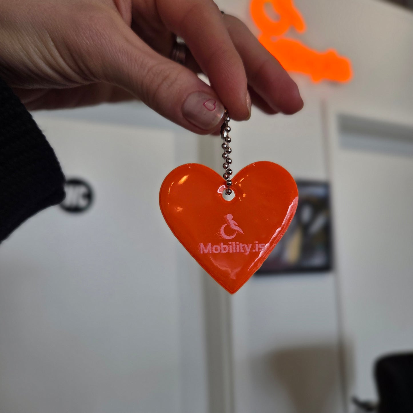 Appelsínugult endurskinsmerki